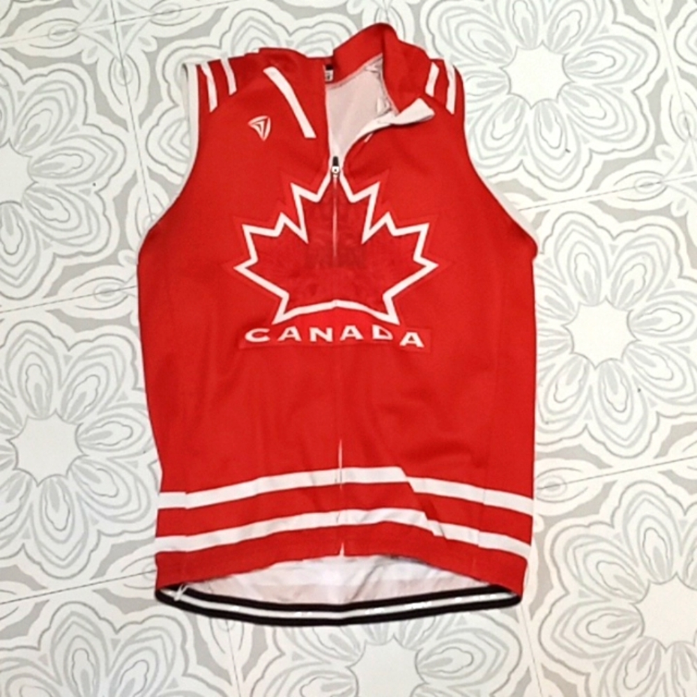 CANADA Athletic sports sleeveless vest Sz Med jacket top White Red Leaf